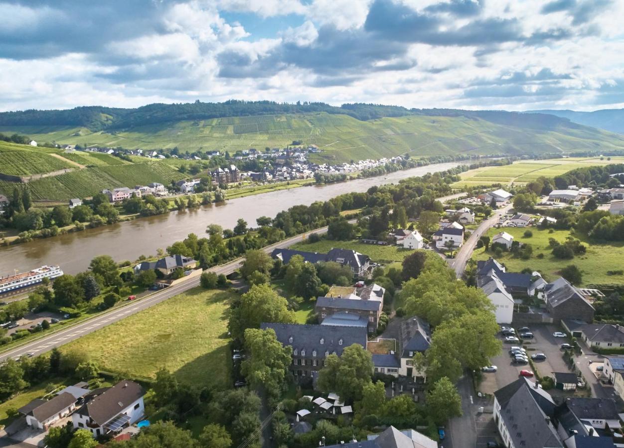 Weinromantikhotel Richtershof مولهايم ان دور موسيل المظهر الخارجي الصورة