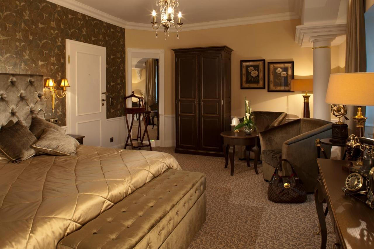 Weinromantikhotel Richtershof مولهايم ان دور موسيل المظهر الخارجي الصورة
