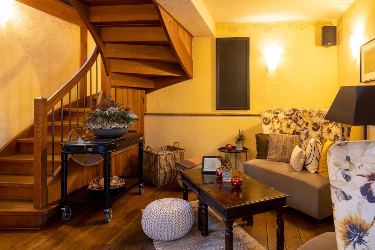 Weinromantikhotel Richtershof مولهايم ان دور موسيل المظهر الخارجي الصورة