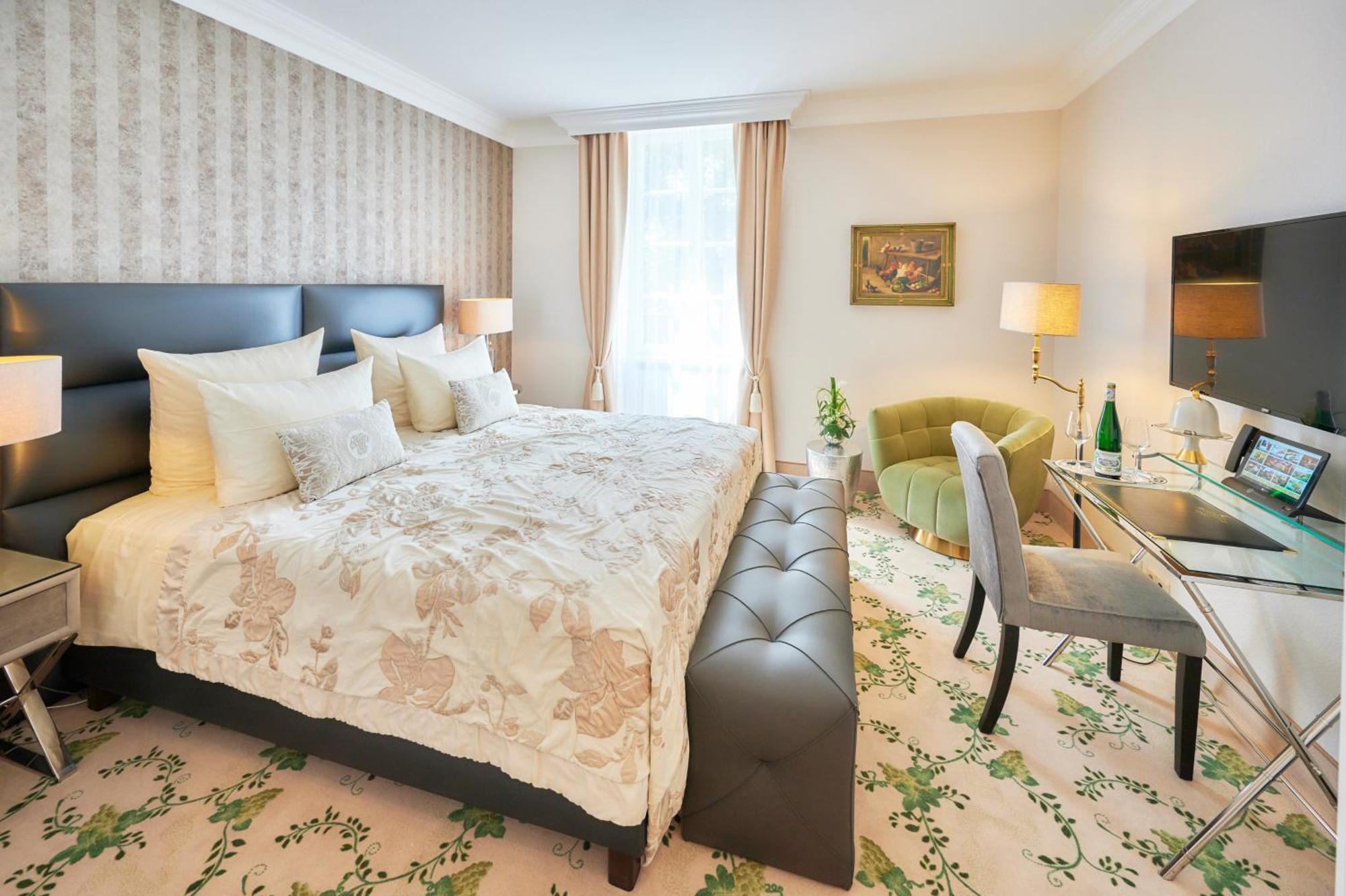 Weinromantikhotel Richtershof مولهايم ان دور موسيل المظهر الخارجي الصورة