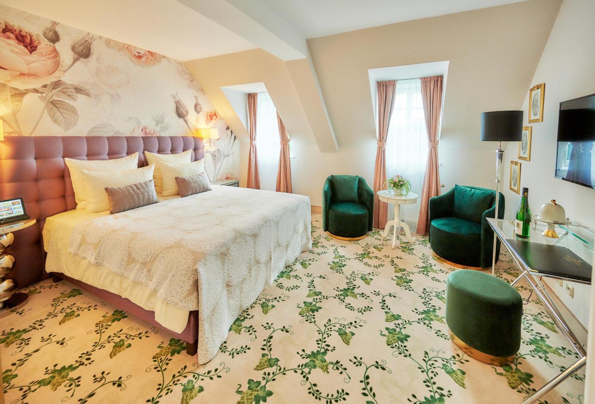 Weinromantikhotel Richtershof مولهايم ان دور موسيل المظهر الخارجي الصورة